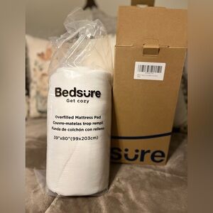 Brand New Bedsure Twin XL Overfilled Mattress Pad